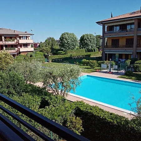 Appartamento Sunflower - Trilocale Con Piscina, Terrazza E Wifi